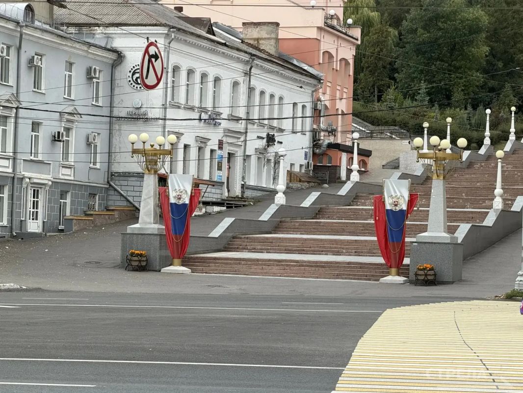 Брянск готовится ко Дню города и уже примеряет праздничный наряд! Брянск готовится ко Дню города и уже примеряет праздничный наряд!