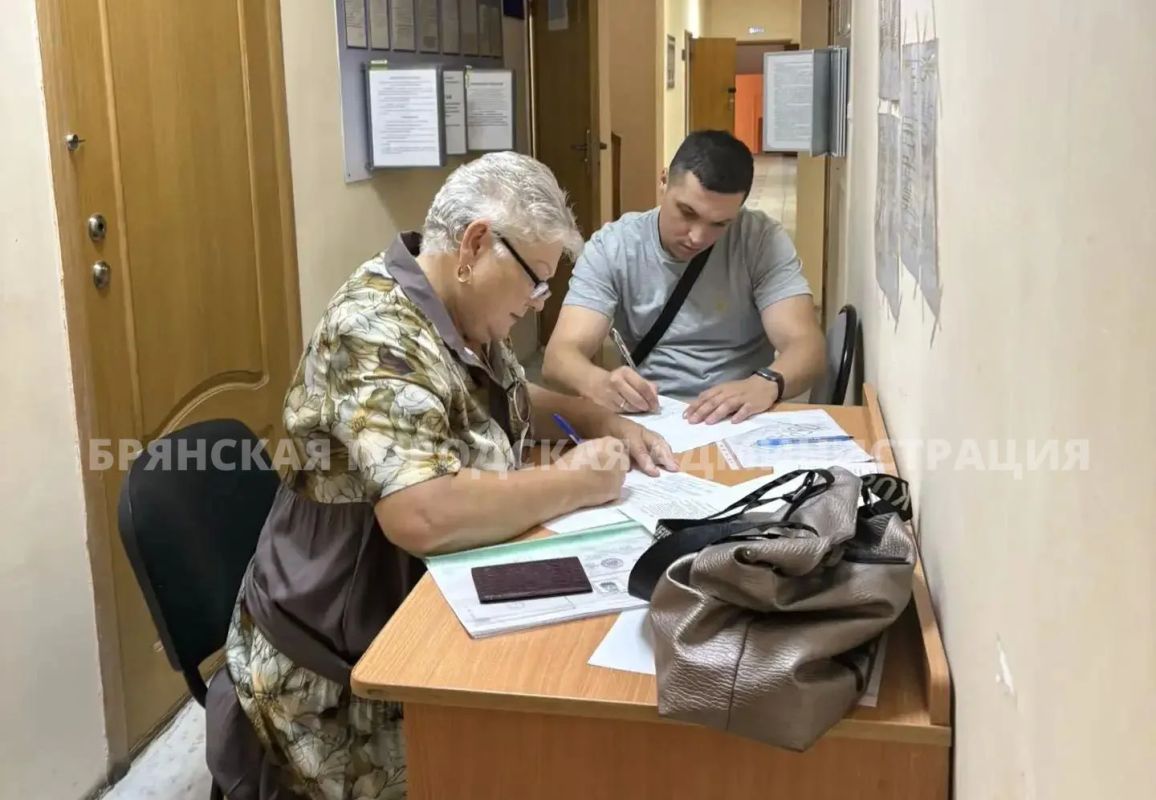 Денис Семёнов: «Власти делают всё, чтобы выплатить компенсации как можно быстрее» Денис Семёнов: «Власти делают всё, чтобы выплатить компенсации как можно быстрее»