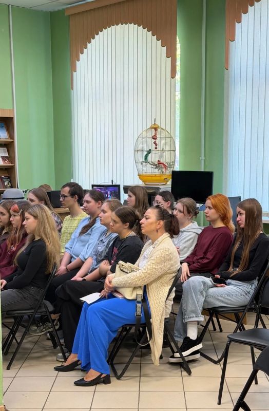 Центральная городская библиотека им. П. Л. Проскурина провела для студентов медицинского колледжа мероприятие «Обыкновенный фашизм», посвящённое памяти жертв фашизма Центральная городская библиотека им. П. Л. Проскурина провела для студентов медицинского колледжа мероприятие «Обыкновенный фашизм», посвящённое памяти жертв фашизма