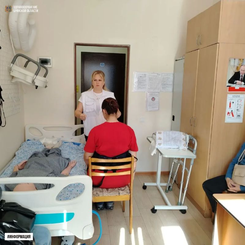 Волонтеры-медики провели мастер-класс по уходу за тяжелобольными пациентами Волонтеры-медики провели мастер-класс по уходу за тяжелобольными пациентами