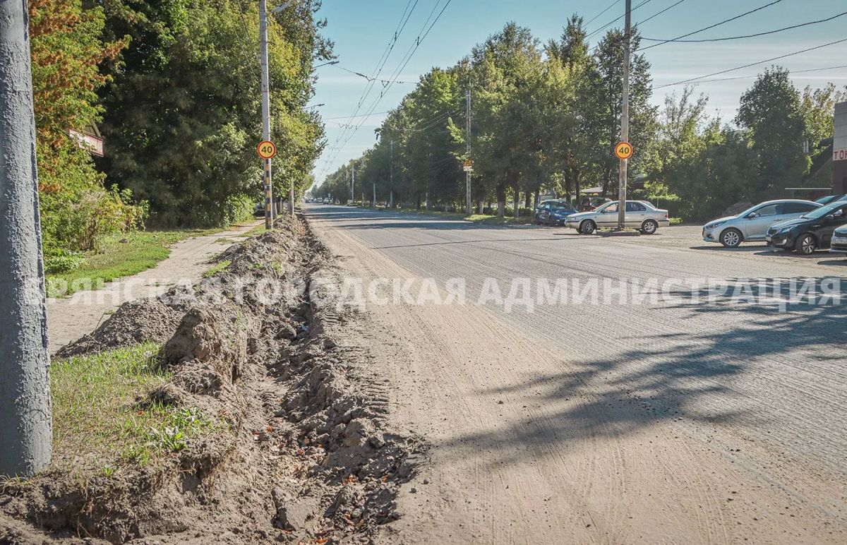 В Бежице строят новые тротуары В Бежице строят новые тротуары