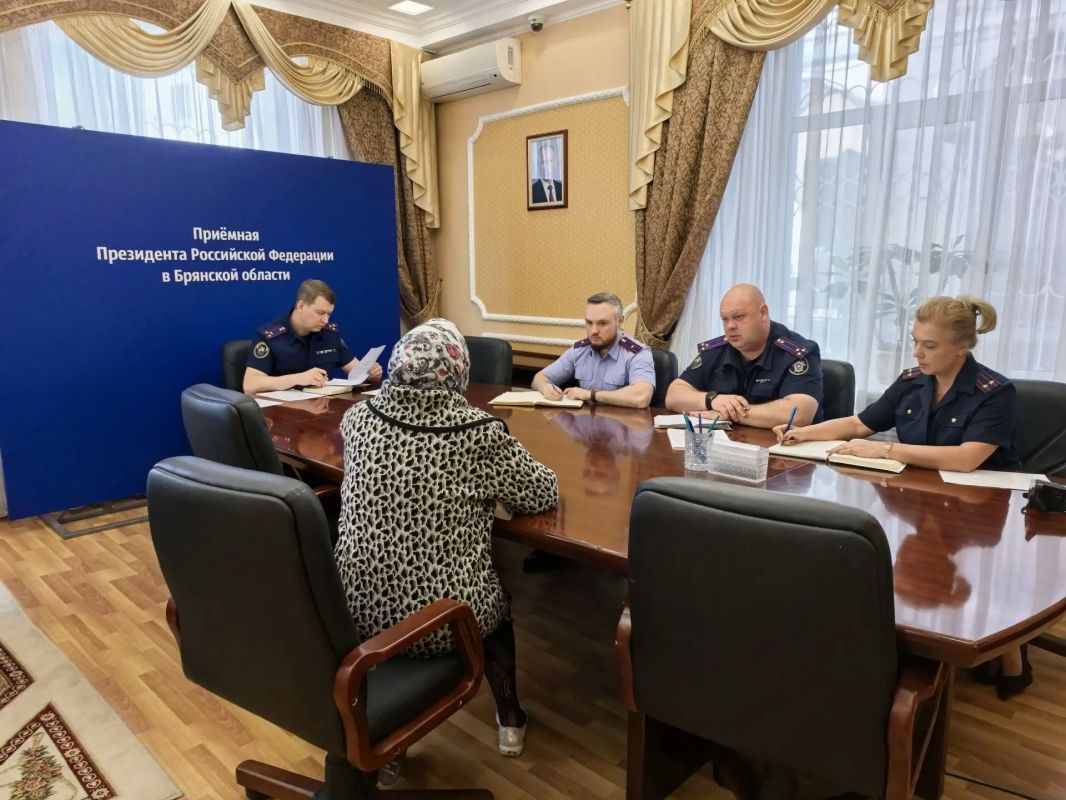 Руководитель регионального следственного управления провел личный прием граждан в Приемной Президента Российской Федерации в Брянской области Руководитель регионального следственного управления провел личный прием граждан в Приемной Президента Российской Федерации в Брянской области
