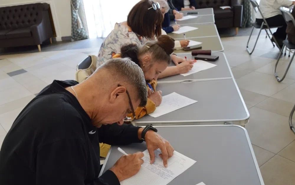 Сотрудники Центра «Народное творчество» стали участниками Всероссийского диктанта «Россия – дом народов» Сотрудники Центра «Народное творчество» стали участниками Всероссийского диктанта «Россия – дом народов»
