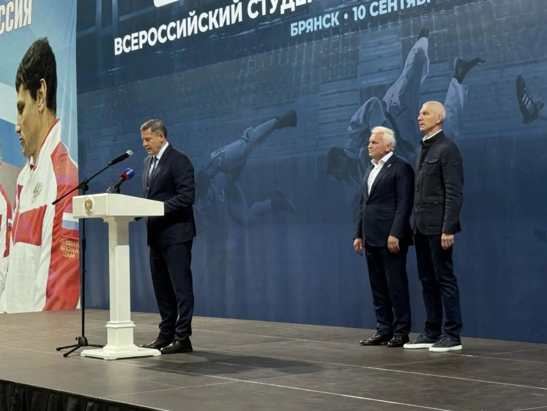 Брянск принимает Всероссийский фестиваль единоборств, посвященный международному дню студенческого спорта Брянск принимает Всероссийский фестиваль единоборств, посвященный международному дню студенческого спорта