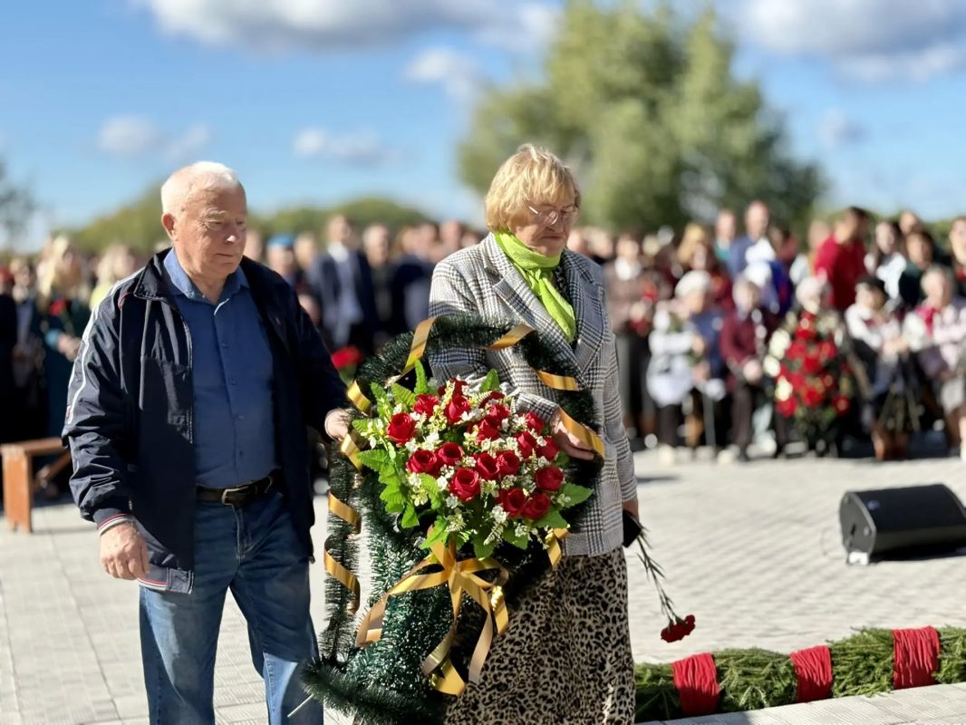 Сегодня в нашем городе прошёл торжественный митинг, посвящённый Дню освобождения Брянской области и города Фокино от немецкофашистских захватчиков Сегодня в нашем городе прошёл торжественный митинг, посвящённый Дню освобождения Брянской области и города Фокино от немецкофашистских захватчиков
