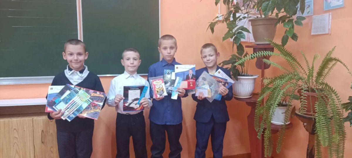Взрослые и дети нашего района принимают активное участие в областной благотворительной акции «Семья-семье», которая продлится до 15 сентября Взрослые и дети нашего района принимают активное участие в областной благотворительной акции «Семья-семье», которая продлится до 15 сентября
