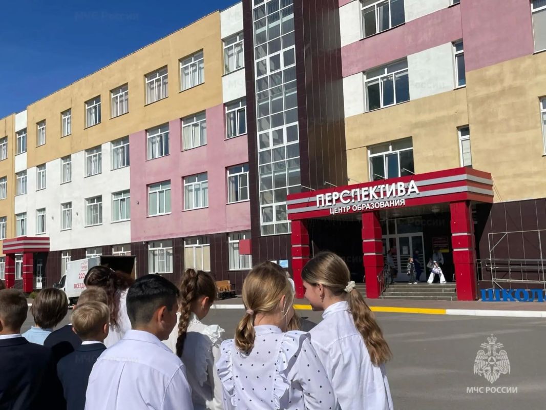 От теории к практике: в школах Брянской области прошли Дни безопасности с участием спасателей От теории к практике: в школах Брянской области прошли Дни безопасности с участием спасателей