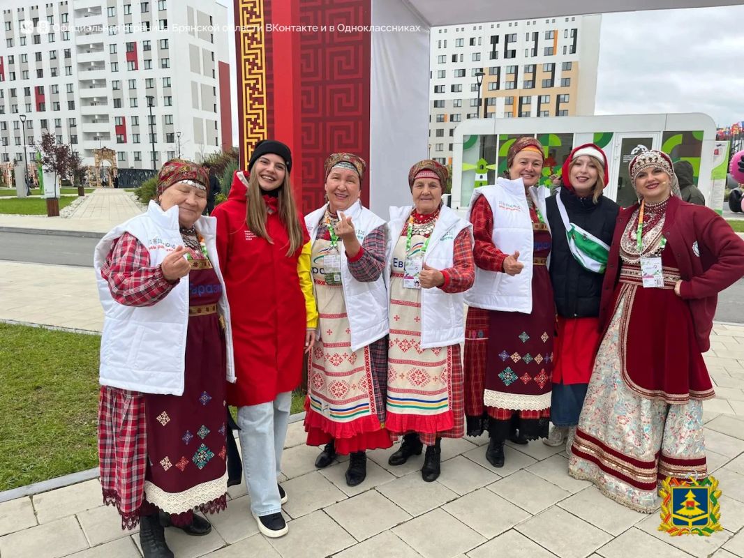 В Екатеринбурге проходит Международный фестиваль молодежи, в котором принимает участие делегация из Брянской области В Екатеринбурге проходит Международный фестиваль молодежи, в котором принимает участие делегация из Брянской области