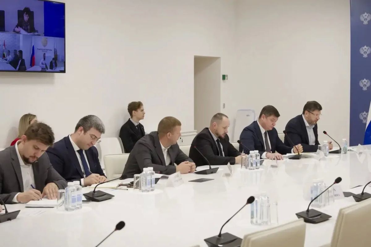 Глава Минстроя России Ирек Файзуллин провел совещание по реализации мероприятий на территории Курской области Глава Минстроя России Ирек Файзуллин провел совещание по реализации мероприятий на территории Курской области