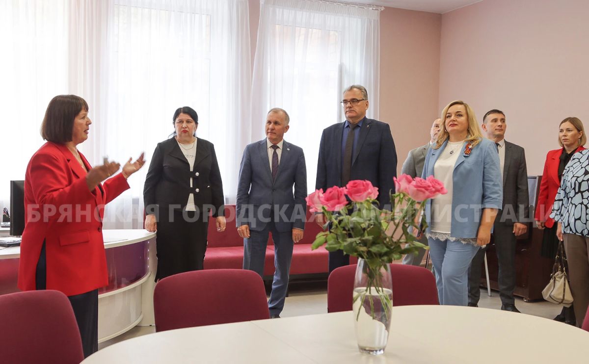 В Брянске открылось пространство для профессиональных знаний, встреч и новых возможностей В Брянске открылось пространство для профессиональных знаний, встреч и новых возможностей