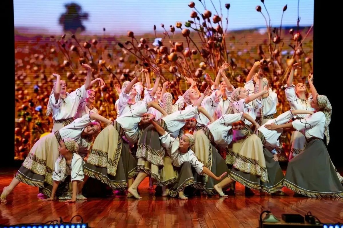 Вернулись в Россию с победой и сердце поёт от счастья! Вернулись в Россию с победой и сердце поёт от счастья!
