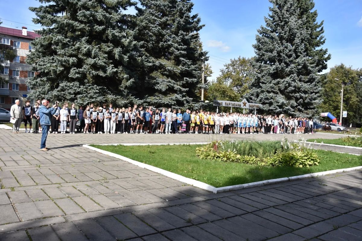 «От Героя к Герою»: в Дятьково прошла легкоатлетическая эстафета в честь великих дат! «От Героя к Герою»: в Дятьково прошла легкоатлетическая эстафета в честь великих дат!