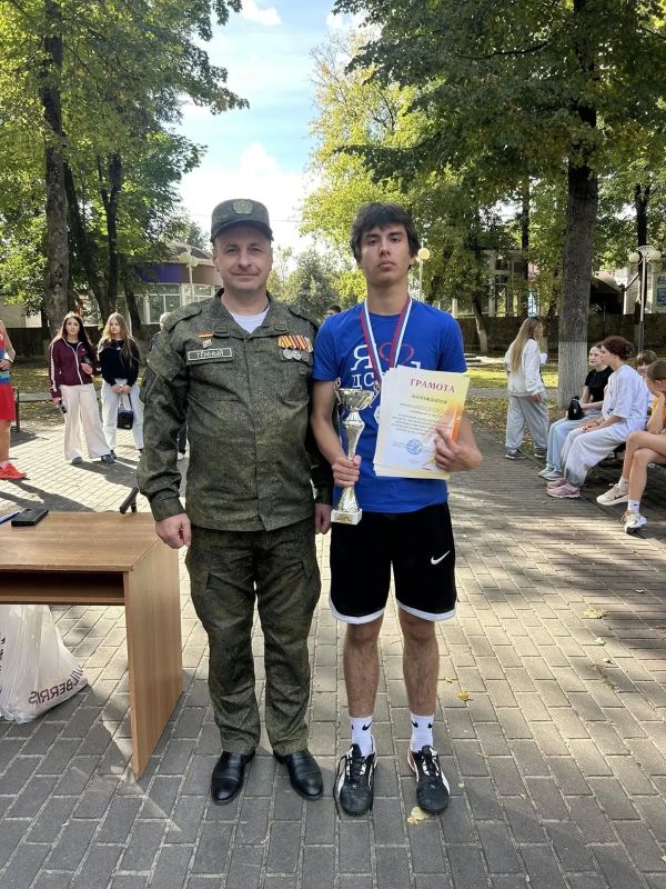 «От Героя к Герою»: в Дятьково прошла легкоатлетическая эстафета в честь великих дат! «От Героя к Герою»: в Дятьково прошла легкоатлетическая эстафета в честь великих дат!