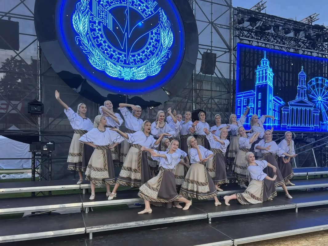 Вернулись в Россию с победой и сердце поёт от счастья! Вернулись в Россию с победой и сердце поёт от счастья!