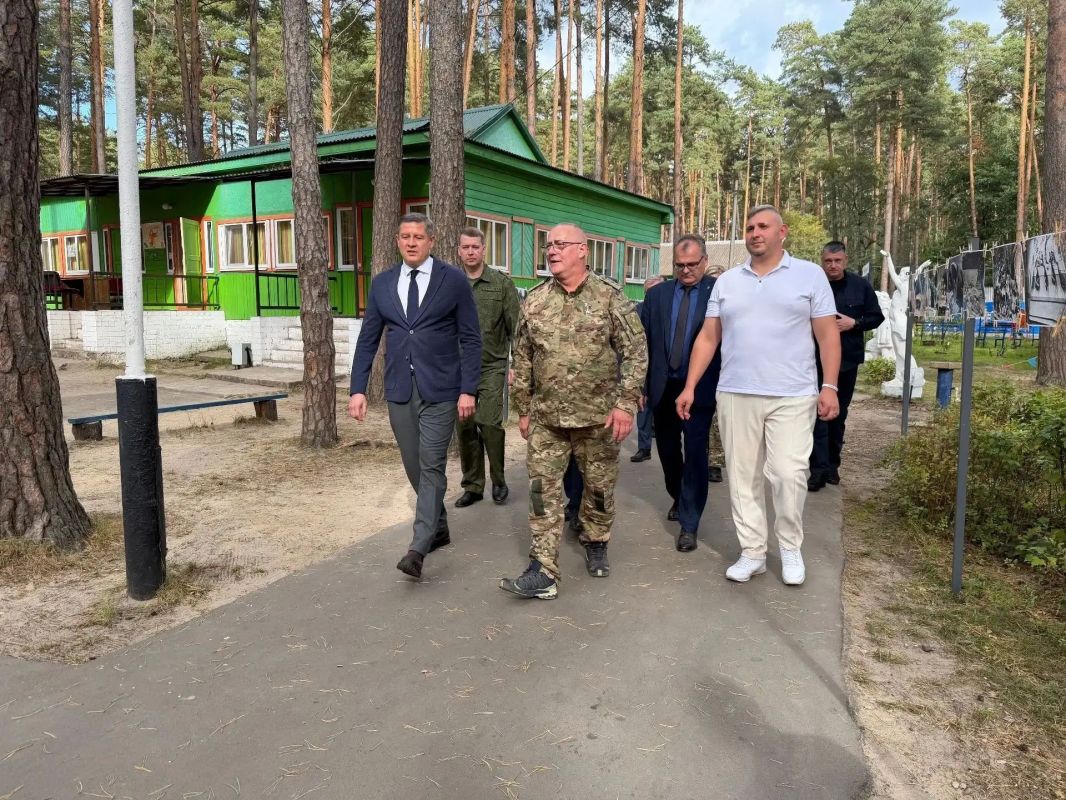 В Брянской области состоялось торжественное закрытие профильной лагерной смены Следственного комитета Российской Федерации «Юный следователь» В Брянской области состоялось торжественное закрытие профильной лагерной смены Следственного комитета Российской Федерации «Юный следователь»