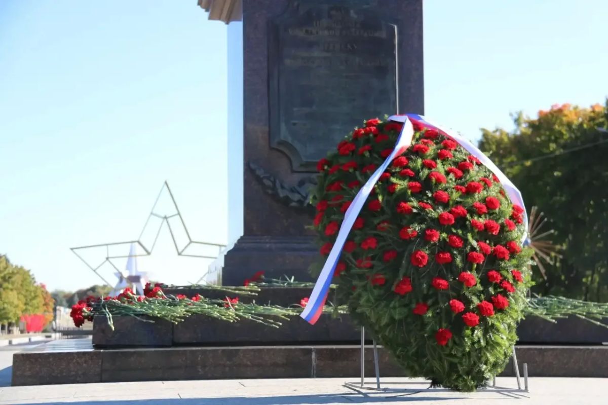 Брянские полицейские почтили память героев-освободителей