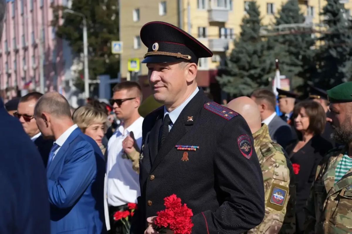 Брянские полицейские почтили память героев-освободителей Брянские полицейские почтили память героев-освободителей