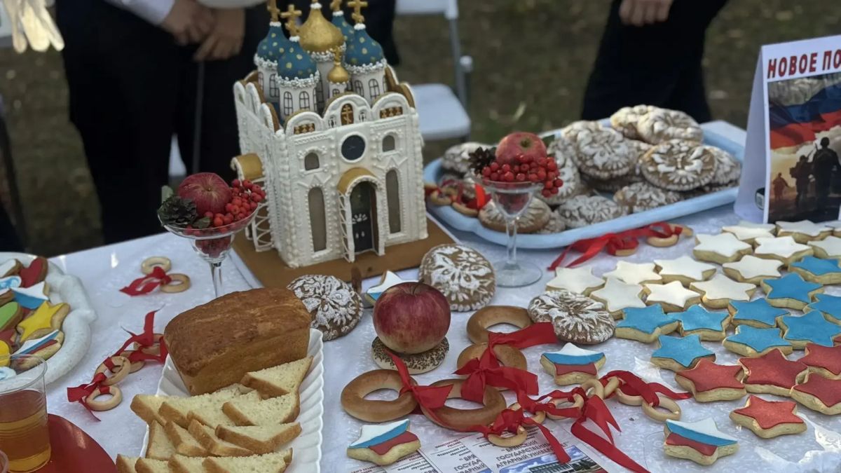 Майский парк Брянска сегодня стал центром праздника: «Фестиваль кавер-групп+» и площадки «Живи в ресурсе» Майский парк Брянска сегодня стал центром праздника: «Фестиваль кавер-групп+» и площадки «Живи в ресурсе»