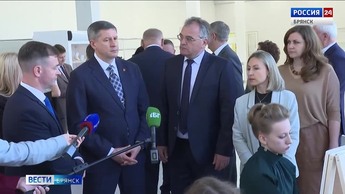 В Брянске после ремонта открылся главный корпус областного колледжа искусств