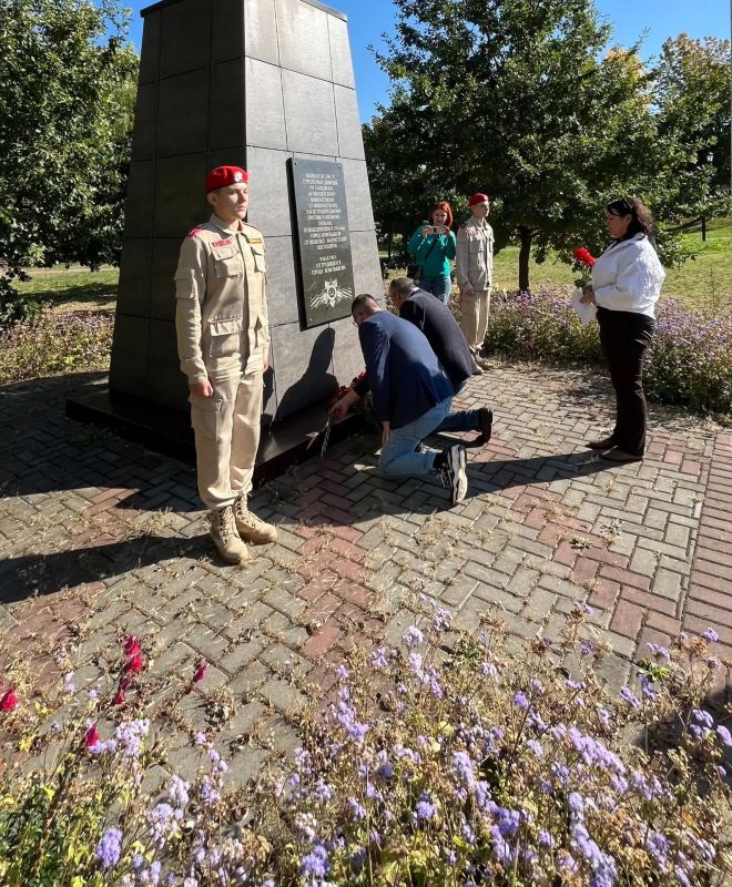 Сегодня у Памятника воинуосвободителю прошёл торжественный митинг, посвящённый Дню освобождения Брянщины от немецкофашистских захватчиков Сегодня у Памятника воинуосвободителю прошёл торжественный митинг, посвящённый Дню освобождения Брянщины от немецкофашистских захватчиков
