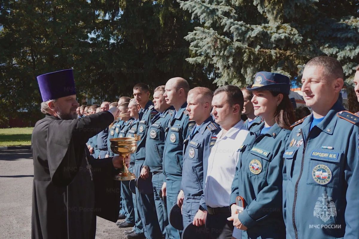 В Брянске отметили 83-ю годовщину освобождения города и вручили первые и очередные специальные звания В Брянске отметили 83-ю годовщину освобождения города и вручили первые и очередные специальные звания