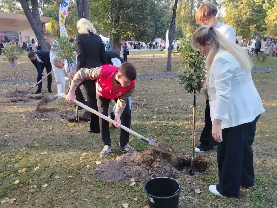 ШЕСТОЙ ФЕСТИВАЛЬ "ЖИВИ В РЕСУРСЕ" - СОСТОЯЛСЯ В МАЙСКОМ ПАРКЕ ШЕСТОЙ ФЕСТИВАЛЬ "ЖИВИ В РЕСУРСЕ" - СОСТОЯЛСЯ В МАЙСКОМ ПАРКЕ