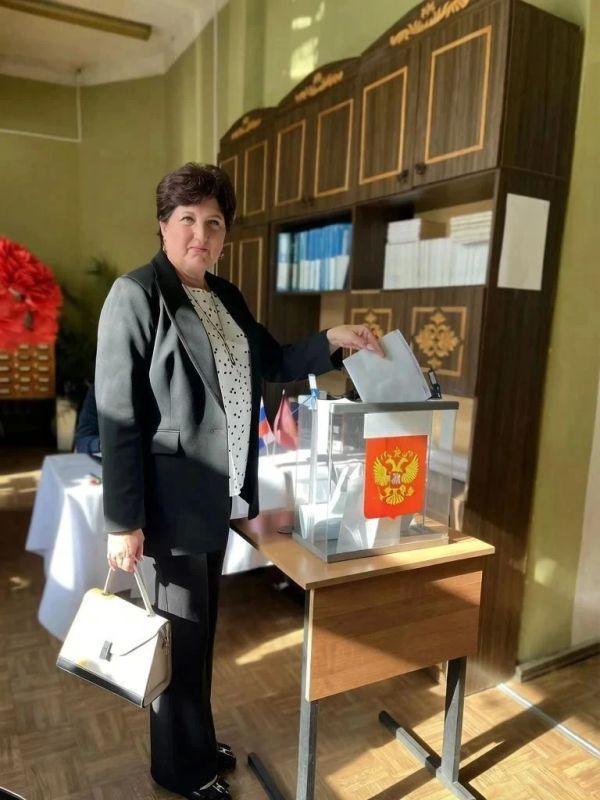 Сегодня началось трехдневное голосование по выборам депутатов Государственной Думы Федерального Собрания РФ и выборам губернатора Брянской области Сегодня началось трехдневное голосование по выборам депутатов Государственной Думы Федерального Собрания РФ и выборам губернатора Брянской области