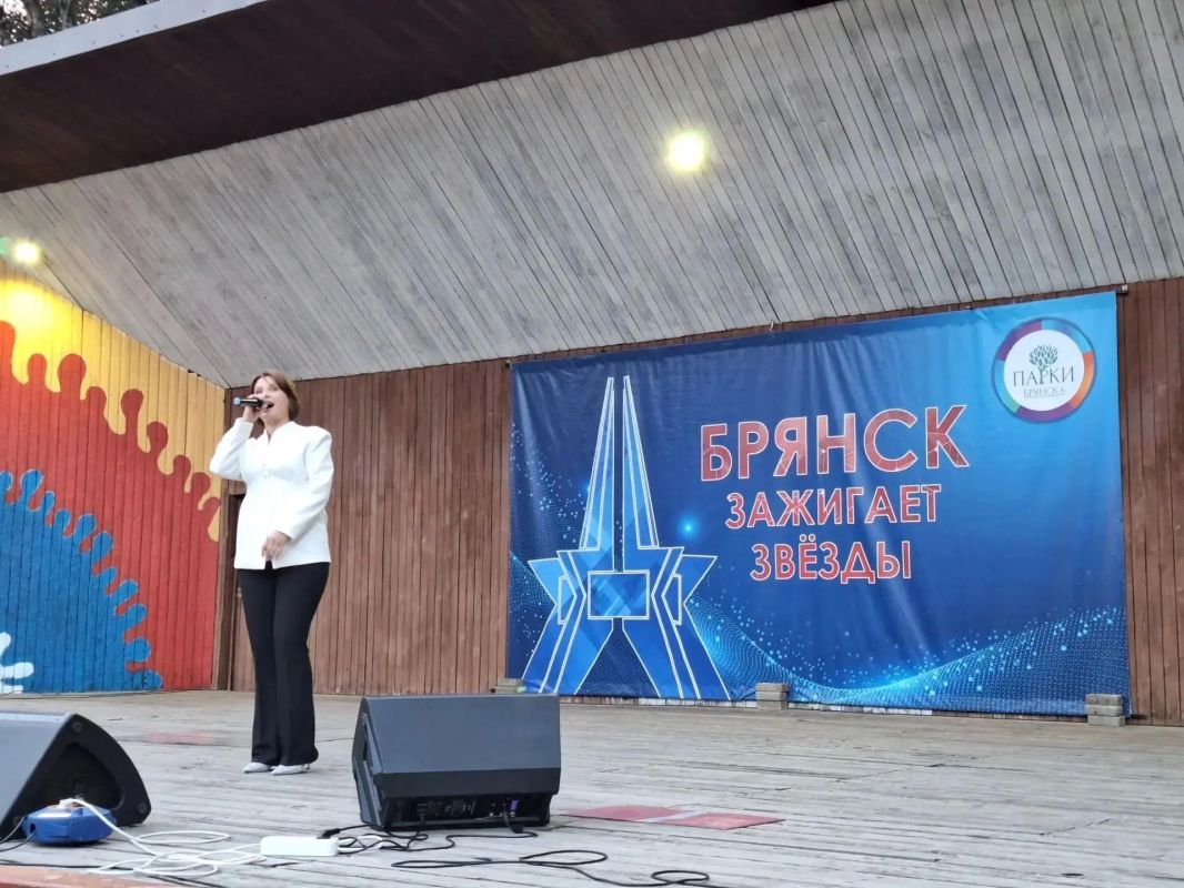 17 сентября парк имени 1000-летия Брянска стал центром притяжения для всех, кто любит музыку 17 сентября парк имени 1000-летия Брянска стал центром притяжения для всех, кто любит музыку