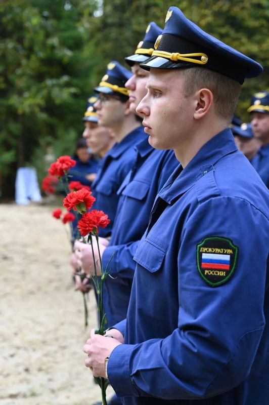 На территории мемориального комплекса «Базовая стоянка партизанского отряда имени А. И. Виноградова» торжественно открыта восстановленная землянка партизанского отряда «Красный кооператор» им. В. И. Чапаева На территории мемориального комплекса «Базовая стоянка партизанского отряда имени А. И. Виноградова» торжественно открыта восстановленная землянка партизанского отряда «Красный кооператор» им. В. И. Чапаева