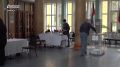 Один из пунктов проведения голосования посетил ветеран СВО Виктор Парфёнцев