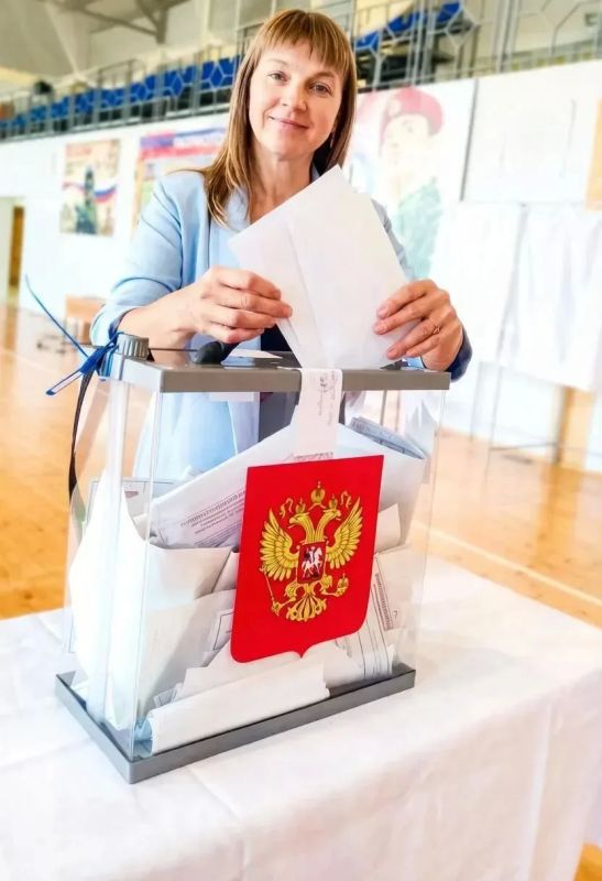 Сегодня началось трехдневное голосование по выборам депутатов Государственной Думы Федерального Собрания РФ и выборам губернатора Брянской области Сегодня началось трехдневное голосование по выборам депутатов Государственной Думы Федерального Собрания РФ и выборам губернатора Брянской области