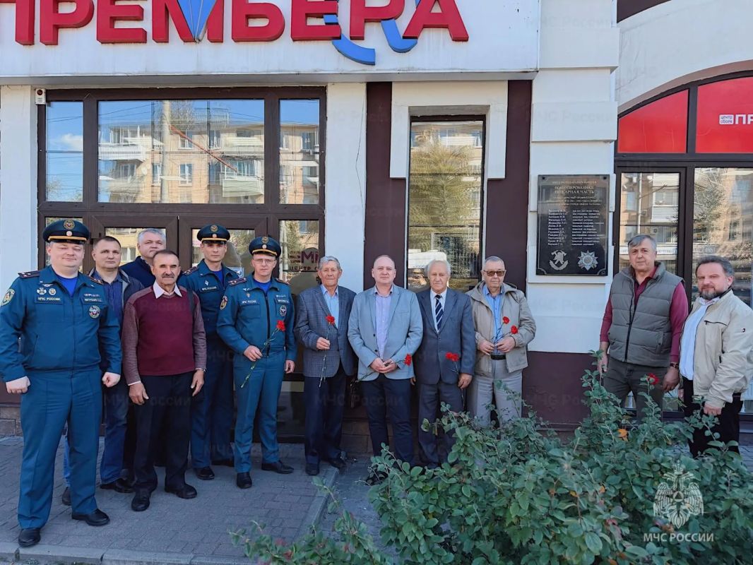 Подвиг, который остаётся с нами: в Брянске почтили память пожарных-партизан Подвиг, который остаётся с нами: в Брянске почтили память пожарных-партизан