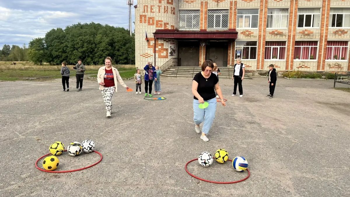 В селе Коржовка-Голубовка, на территории Дома культуры, состоялось спортивное мероприятие "На старт всей семьёй" В селе Коржовка-Голубовка, на территории Дома культуры, состоялось спортивное мероприятие "На старт всей семьёй"