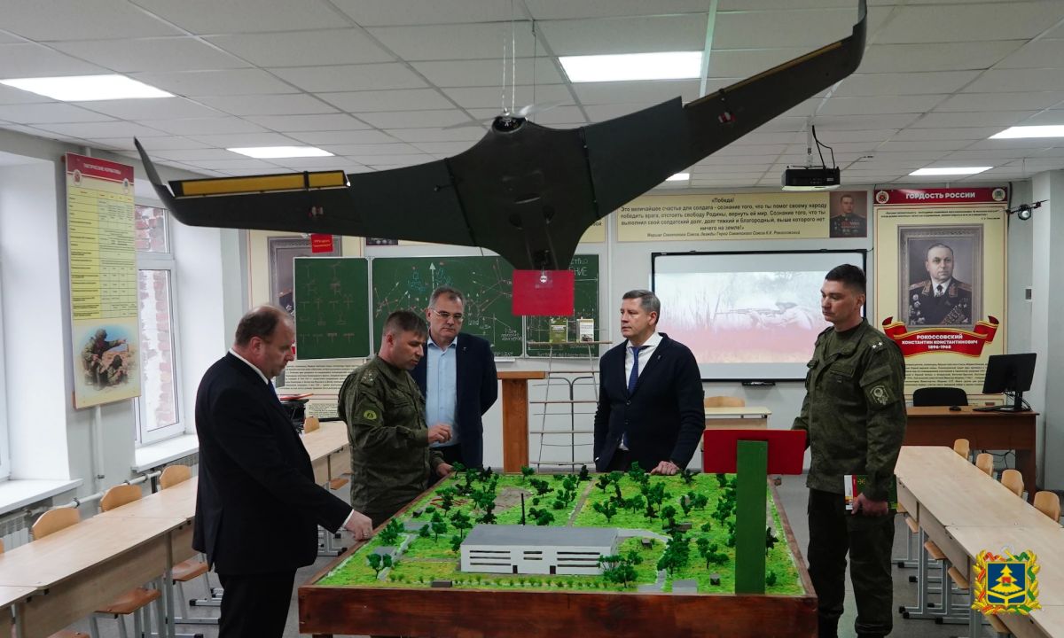 Врио Губернатора Брянской области Егор Ковальчук побывал в единственном в регионе военном учебном центре, который открыт на базе Брянского государственного инженерно-технологического университета Врио Губернатора Брянской области Егор Ковальчук побывал в единственном в регионе военном учебном центре, который открыт на базе Брянского государственного инженерно-технологического университета