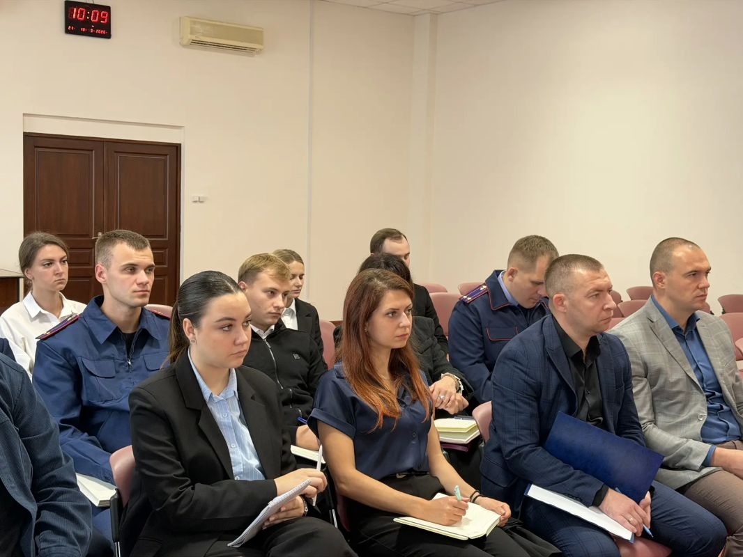 Сотрудники отдела криминалистики СУ СК России по Брянской области провели учебно-практический семинар для молодых следователей Сотрудники отдела криминалистики СУ СК России по Брянской области провели учебно-практический семинар для молодых следователей