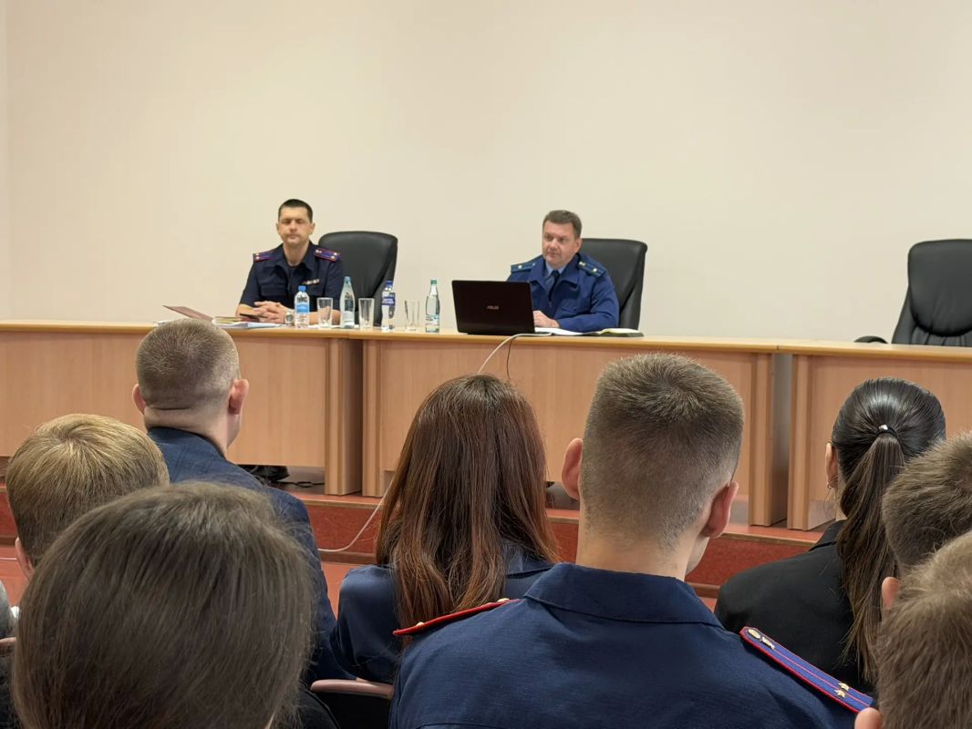 Сотрудники отдела криминалистики СУ СК России по Брянской области провели учебно-практический семинар для молодых следователей Сотрудники отдела криминалистики СУ СК России по Брянской области провели учебно-практический семинар для молодых следователей