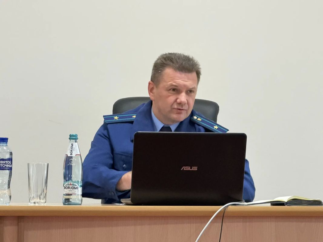 Сотрудники отдела криминалистики СУ СК России по Брянской области провели учебно-практический семинар для молодых следователей Сотрудники отдела криминалистики СУ СК России по Брянской области провели учебно-практический семинар для молодых следователей