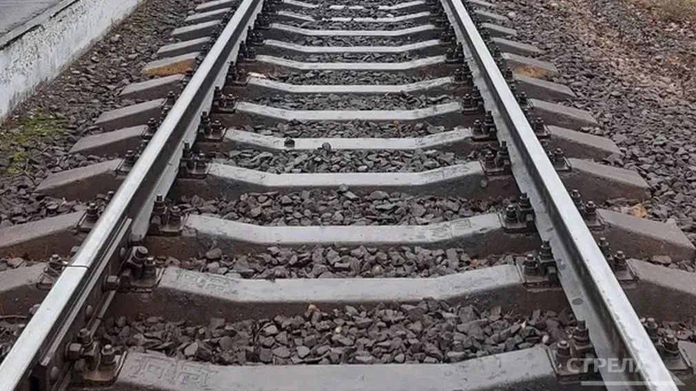 В Карачеве на два дня ограничат движение через железнодорожный переезд