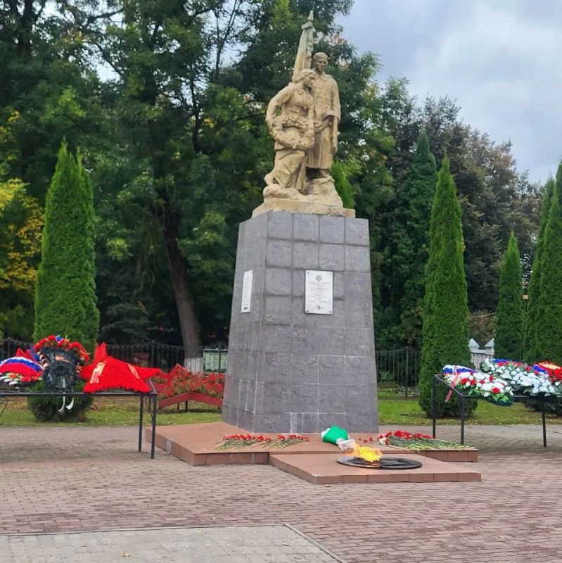 Егор Ковальчук: Почеп освобождали части 11-й армии под командованием генерал-лейтенанта Ивана Ивановича Федюнинского, которые 21 сентября 1943 года начали форсирование реки Судость с севера и юга, а к утру 22 сентября... Егор Ковальчук: Почеп освобождали части 11-й армии под командованием генерал-лейтенанта Ивана Ивановича Федюнинского, которые 21 сентября 1943 года начали форсирование реки Судость с севера и юга, а к утру 22 сентября...