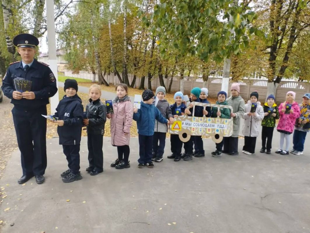 В Навлинском районе проходят профилактические мероприятия в рамках Всероссийской недели безопасности дорожного движения В Навлинском районе проходят профилактические мероприятия в рамках Всероссийской недели безопасности дорожного движения