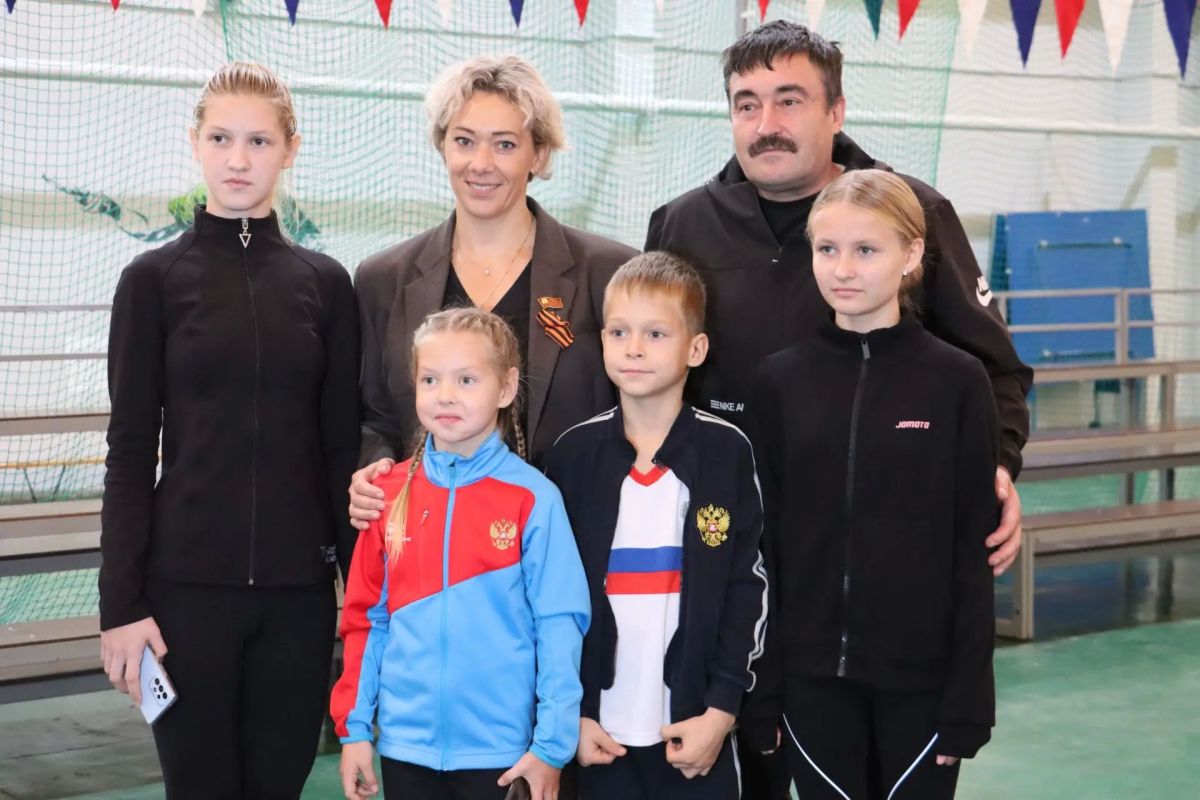 22 сентября в спортивном зале МАУ СК «Стародуб» в рамках проекта «Классные встречи» состоялось знаковое событие для юных спортсменов округа 22 сентября в спортивном зале МАУ СК «Стародуб» в рамках проекта «Классные встречи» состоялось знаковое событие для юных спортсменов округа