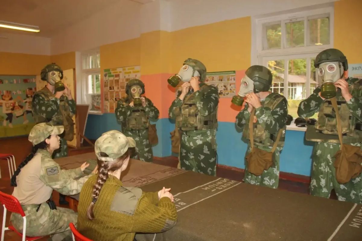 В Брянской области дан старт областному слёту «Тропою героев» для команд военно-патриотических объединений В Брянской области дан старт областному слёту «Тропою героев» для команд военно-патриотических объединений