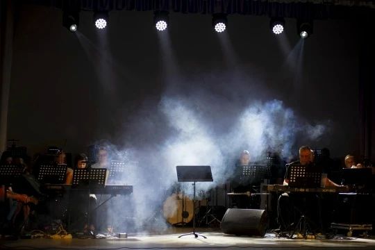 1 октября ровно в 19.00 концертный зал «Дружба» наполнится удивительной музыкой — живой, мощной, настоящей, той, которая проникает глубоко в душу и остаётся в ней надолго 1 октября ровно в 19.00 концертный зал «Дружба» наполнится удивительной музыкой — живой, мощной, настоящей, той, которая проникает глубоко в душу и остаётся в ней надолго