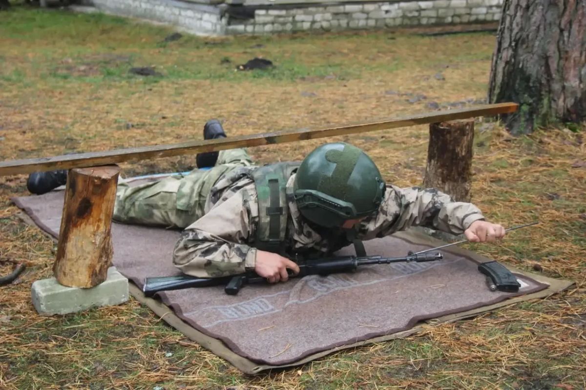 В Брянской области дан старт областному слёту «Тропою героев» для команд военно-патриотических объединений В Брянской области дан старт областному слёту «Тропою героев» для команд военно-патриотических объединений