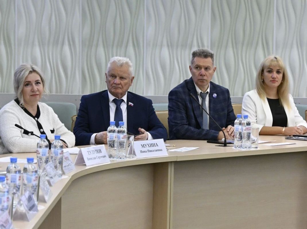 24 сентября в Хрустальном зале Правительства Брянской области состоялось третье пленарное заседание Общественной палаты Брянской области VII созыва 24 сентября в Хрустальном зале Правительства Брянской области состоялось третье пленарное заседание Общественной палаты Брянской области VII созыва