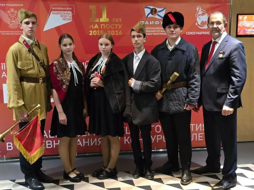 Брянские юнармейцы Поста №1 вошли в десятку лучших на Всероссийском слёте «Наследники Победы» Брянские юнармейцы Поста №1 вошли в десятку лучших на Всероссийском слёте «Наследники Победы»