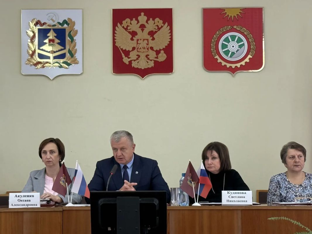 Сегодня в администрации Унечского района прошло заседание коллегии при главе, главной темой которого стала подготовка к холодам Сегодня в администрации Унечского района прошло заседание коллегии при главе, главной темой которого стала подготовка к холодам