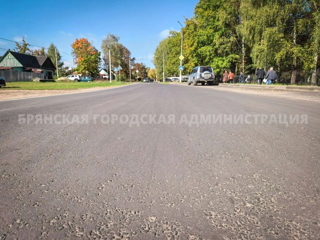 На въезде к Воинскому мемориалу по ул. Почтовой обустроена парковка На въезде к Воинскому мемориалу по ул. Почтовой обустроена парковка