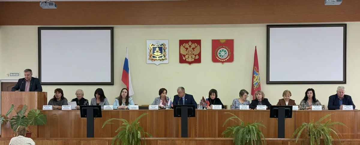 Сегодня в администрации Унечского района прошло заседание коллегии при главе, главной темой которого стала подготовка к холодам