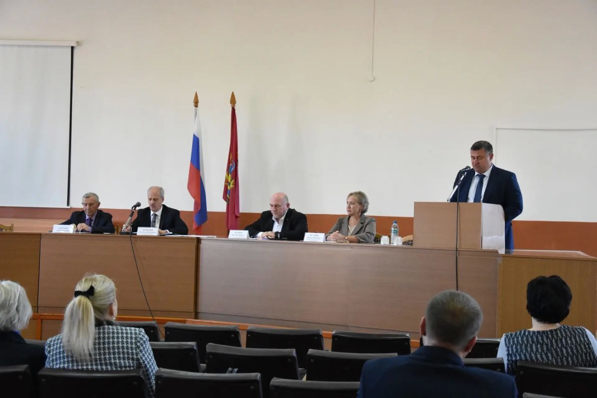 Состоялось 14-е заседание Дятьковского районного Совета народных депутатов седьмого созыва Состоялось 14-е заседание Дятьковского районного Совета народных депутатов седьмого созыва